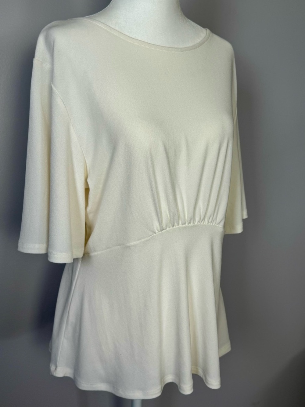 Banana Republic Cream Short Sleeve Peplum Blouse - Picture 4 of 7